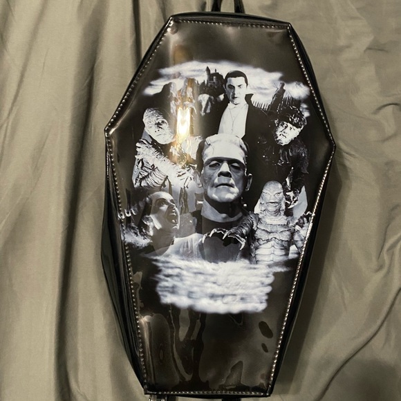Rock rebels Universal classic monster coffin bag - Picture 1 of 4